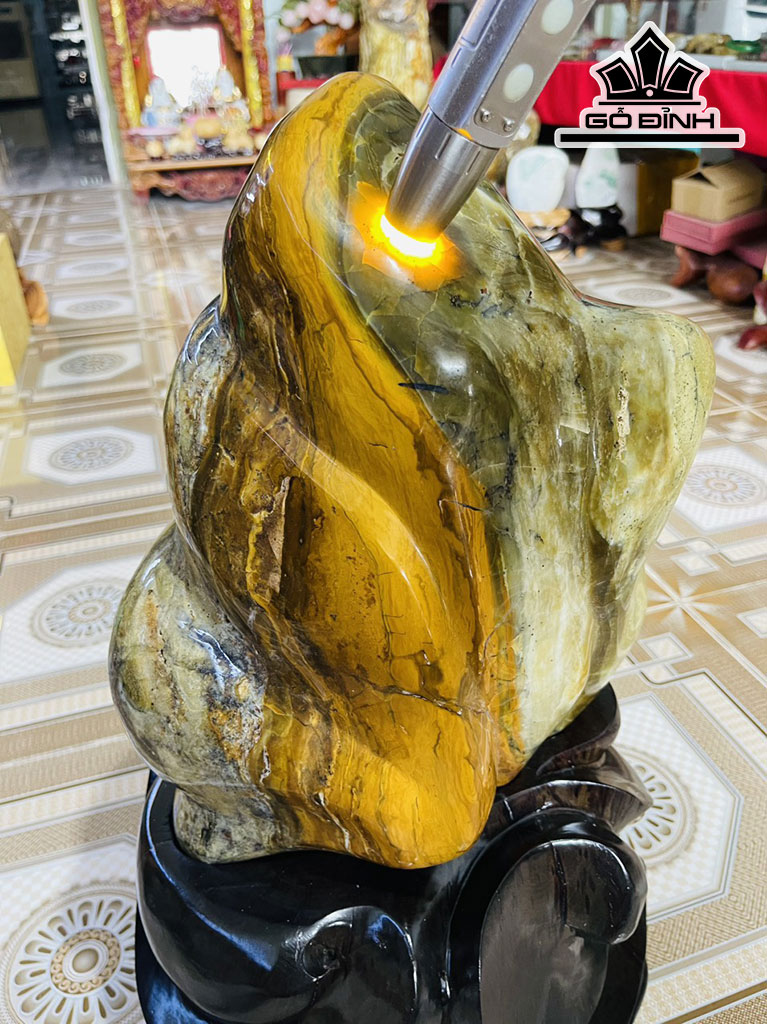 Tác Phẩm Đá Canxedon Vàng Cao 52 (cm) 29kg