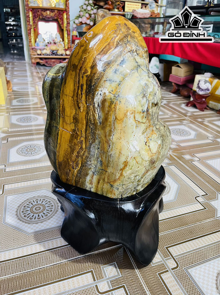 Tác Phẩm Đá Canxedon Vàng Cao 52 (cm) 29kg