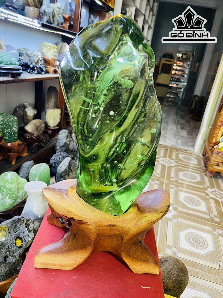 Tác Phẩm Đá Thủy Tinh Bông Tuyết Cao 48 (cm) 11kg