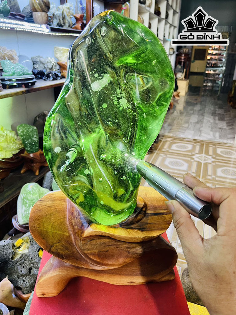 Tác Phẩm Đá Thủy Tinh Bông Tuyết Cao 48 (cm) 11kg