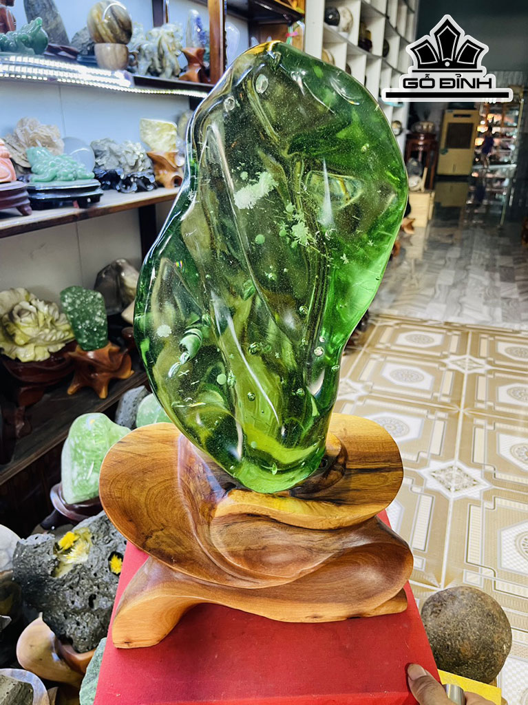 Tác Phẩm Đá Thủy Tinh Bông Tuyết Cao 48 (cm) 11kg