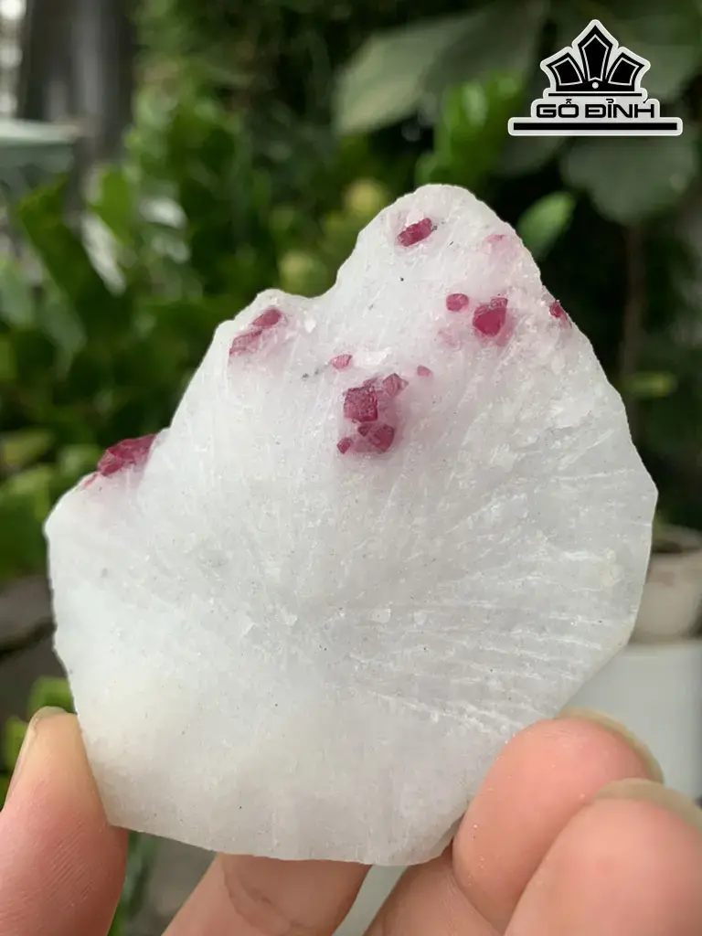 Tác Phẩm Đá Spinel 112,2g