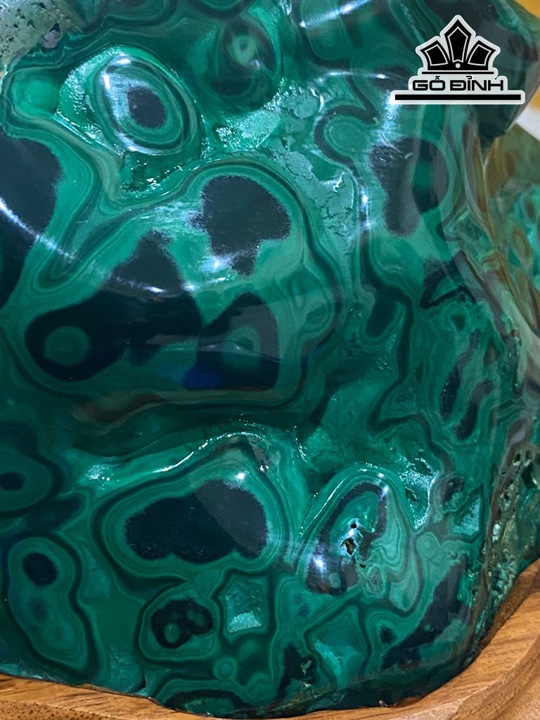 Tác Phẩm Đá Malachite Cao 15 Ngang 17 (cm) 2kg