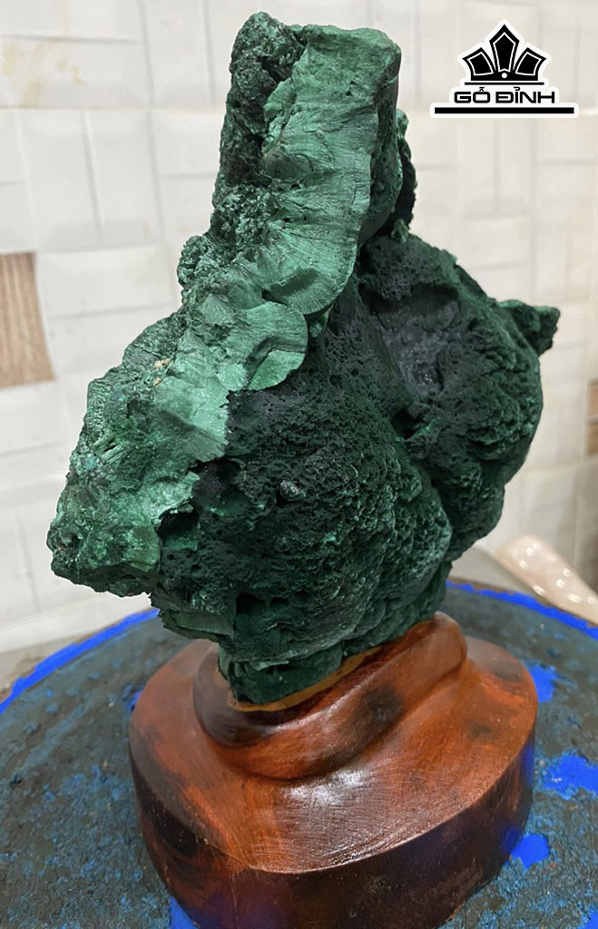 Tác Phẩm Đá Malachite Cao 17 (cm) 1,4kg