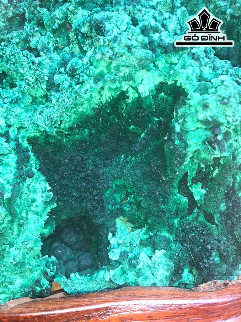 Tác Phẩm Đá Malachite Cao 21 Ngang 18 (cm) 3,3kg