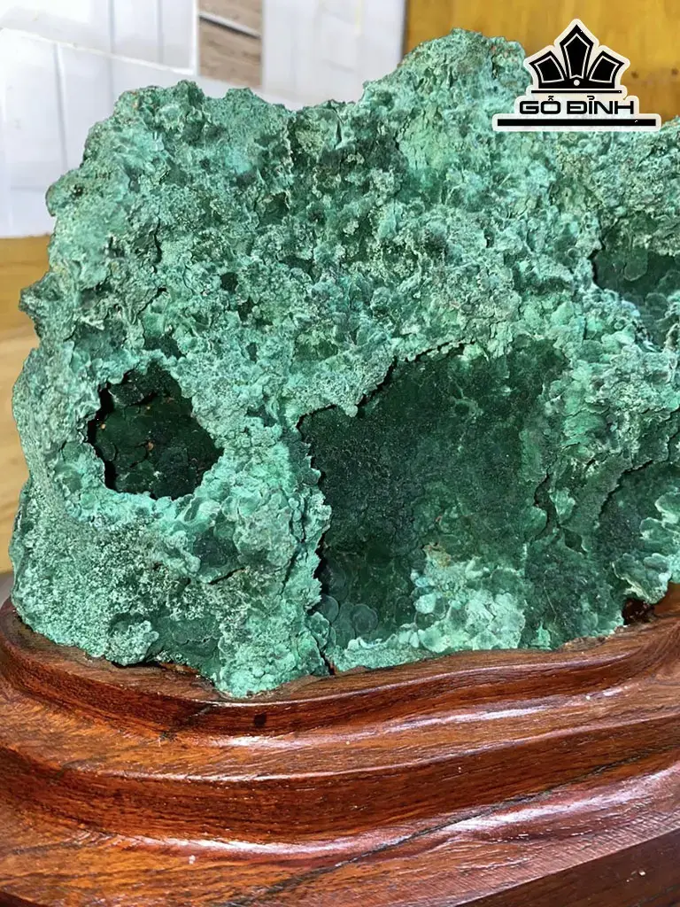 Tác Phẩm Đá Malachite Cao 21 Ngang 18 (cm) 3,3kg