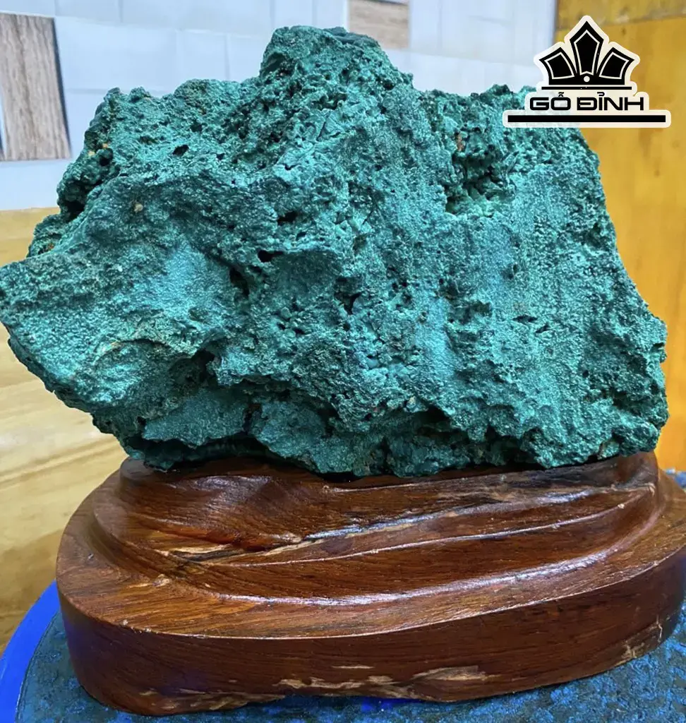 Tác Phẩm Đá Malachite Cao 21 Ngang 18 (cm) 3,3kg