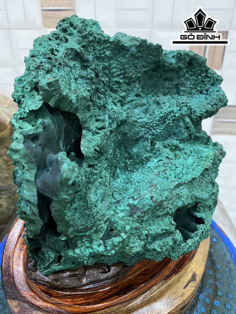 Tác Phẩm Đá Malachite Cao 24 Ngang 19 (cm) 4,5kg