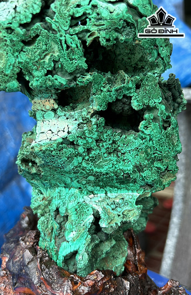 Tác Phẩm Đá Malachite Cao 26 Ngang 21 (cm) 2,25kg