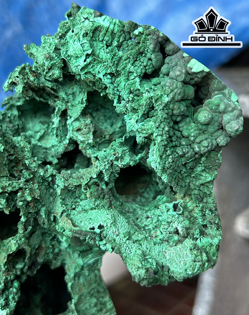 Tác Phẩm Đá Malachite Cao 26 Ngang 21 (cm) 2,25kg