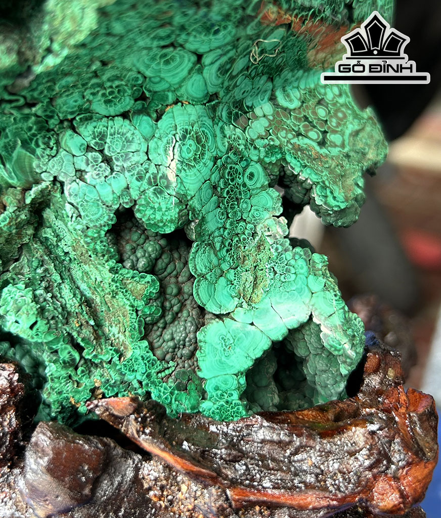 Tác Phẩm Đá Malachite Cao 26 Ngang 21 (cm) 2,25kg