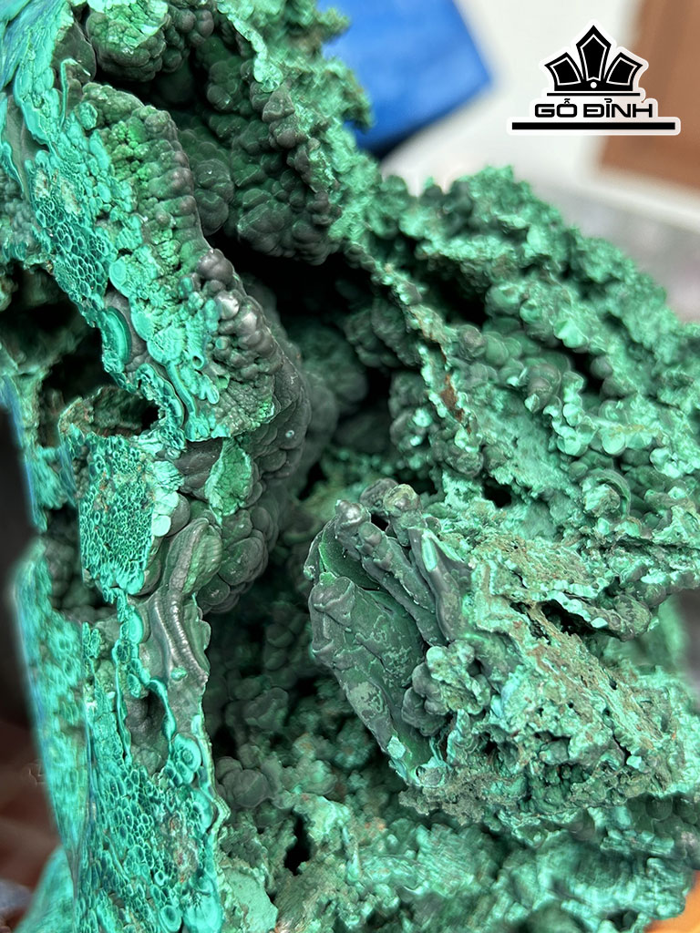 Tác Phẩm Đá Malachite Cao 26 Ngang 21 (cm) 2,25kg