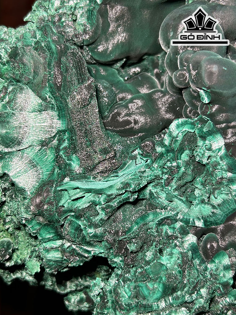 Tác Phẩm Đá Malachite Cao 30 (cm) 5,8kg