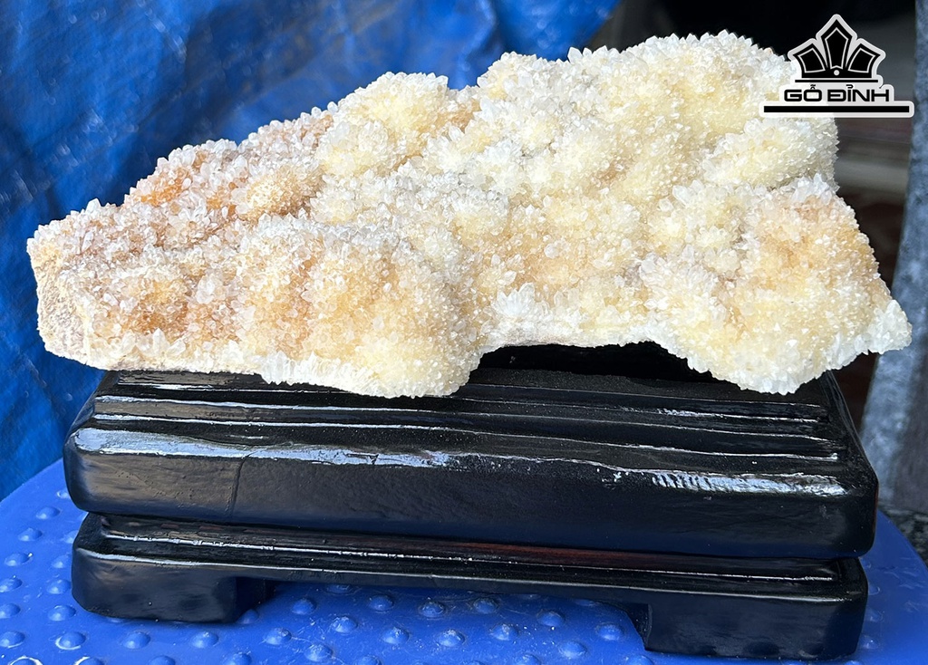 Tác Phẩm Đá Thạch Anh Cao 20 Ngang 13 (cm) 1,95kg