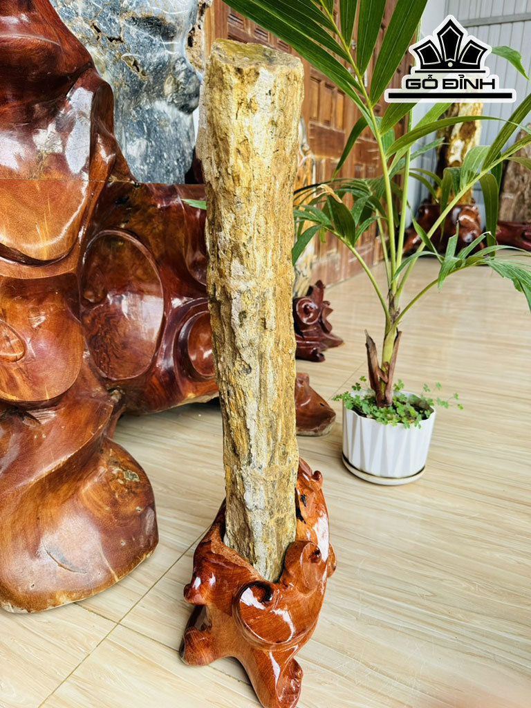 Khúc Rễ Cây Hóa Ngọc Cao 63 Ngang 12 (cm) 8,7kg