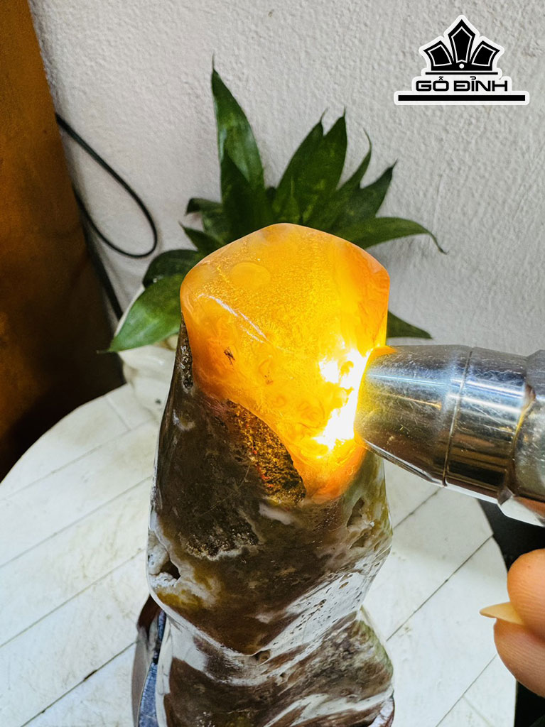 Tác Phẩm Đá Mã Não Can Thạch Cao 34 Ngang 10 (cm) 2,6kg