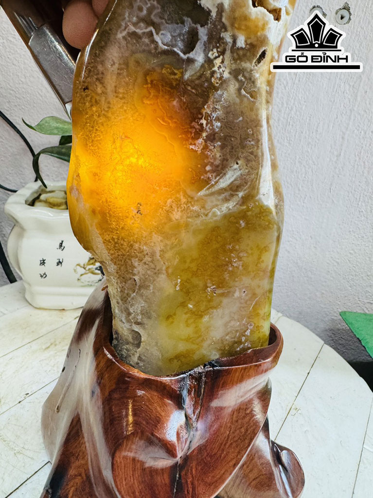 Tác Phẩm Đá Mã Não Can Thạch Cao 34 Ngang 10 (cm) 2,6kg