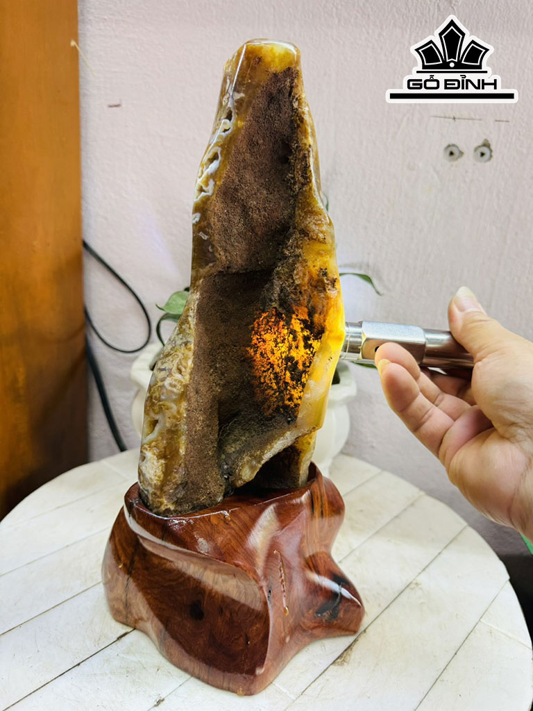 Tác Phẩm Đá Mã Não Can Thạch Cao 34 Ngang 10 (cm) 2,6kg