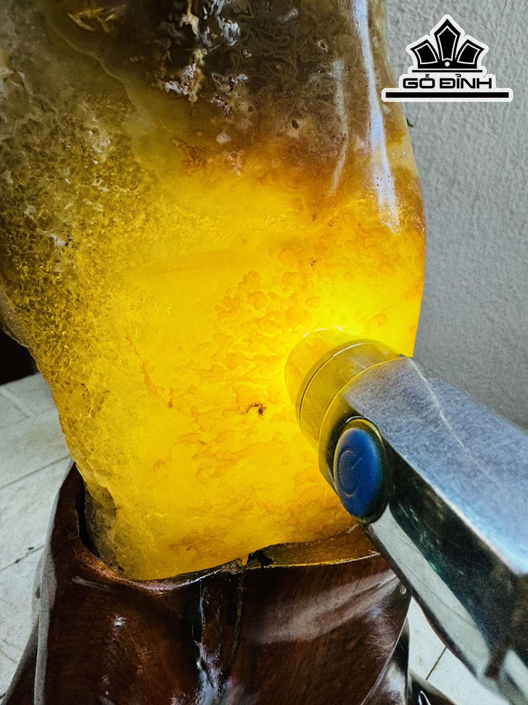 Tác Phẩm Đá Mã Não Can Thạch Cao 34 Ngang 10 (cm) 2,6kg