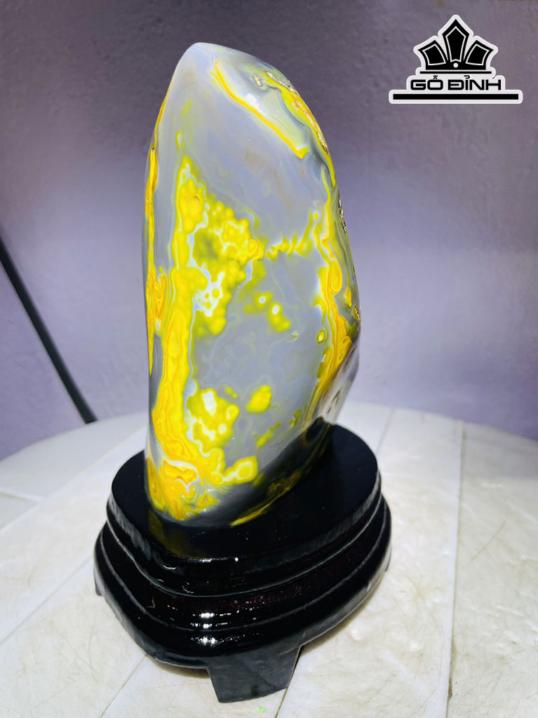 Tác Phẩm Đá Mã Não Vàng Cao 20 Ngang 12 (cm) 2,1kg