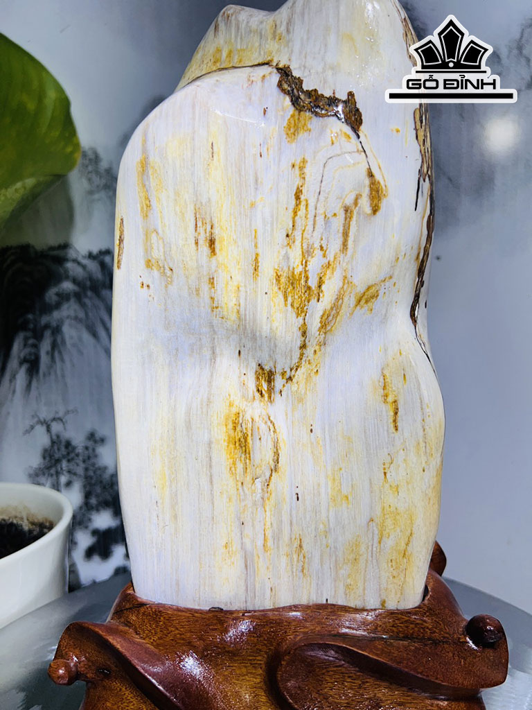 Tác Phẩm Gỗ Hóa Ngọc Cao 32,5 Ngang 18 (cm) 4,4kg