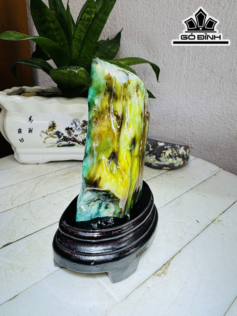 Tác Phẩm Gỗ Hóa Ngọc Xanh Cao 17 Ngang 9 (cm) 0,7kg