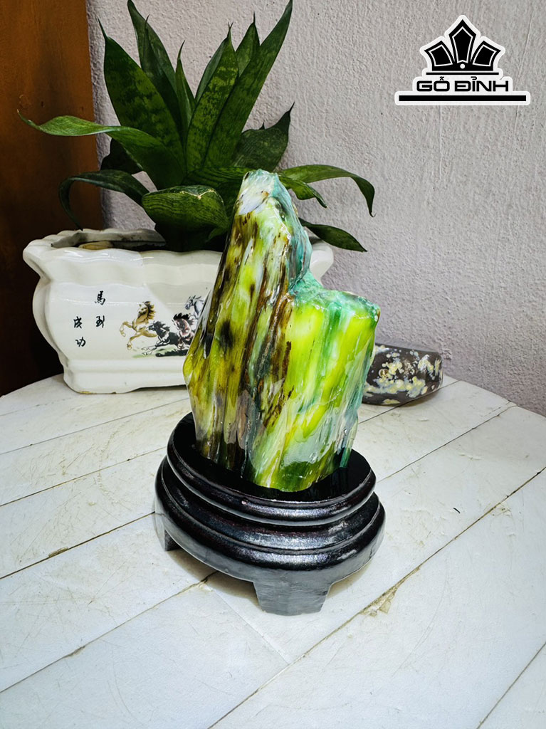 Tác Phẩm Gỗ Hóa Ngọc Xanh Cao 17 Ngang 9 (cm) 0,7kg