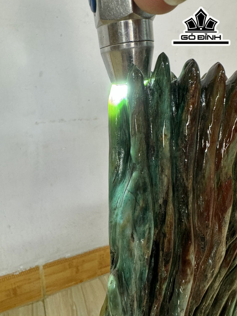 Tác Phẩm Gỗ Hóa Thạch Cao 58 Ngang 20 (cm) 8,7kg