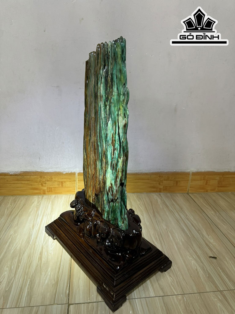 Tác Phẩm Gỗ Hóa Thạch Cao 58 Ngang 20 (cm) 8,7kg