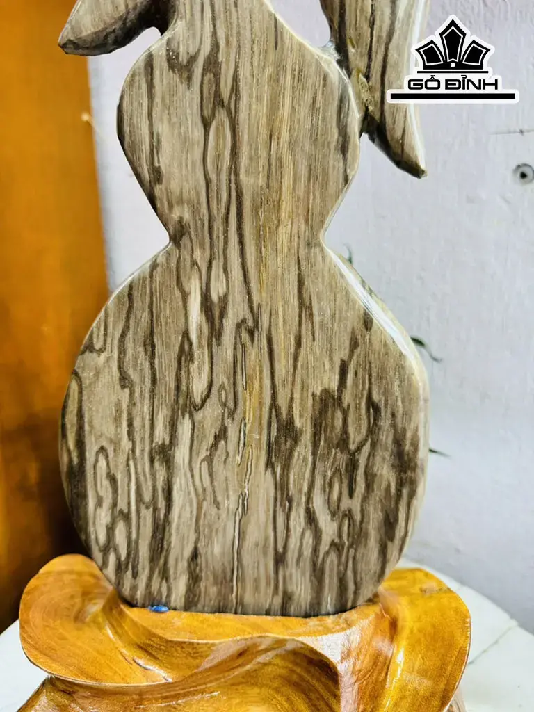 Tác Phẩm Hồ Lô Gỗ Thủy Tùng Hóa Thạch Cao 50 Ngang 15 (cm) 3,5kg