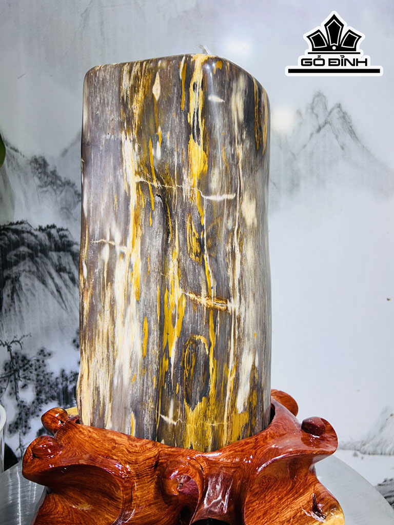 Tác Phẩm Khúc Gỗ Hóa Ngọc Đa Sắc Cao 36 Ngang 23 (cm) 7,5kg