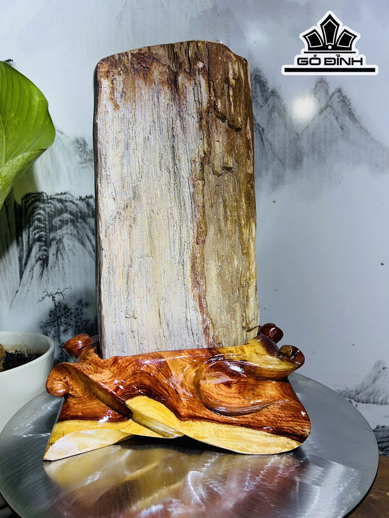 Tác Phẩm Khúc Gỗ Hóa Ngọc Đa Sắc Cao 36 Ngang 23 (cm) 7,5kg