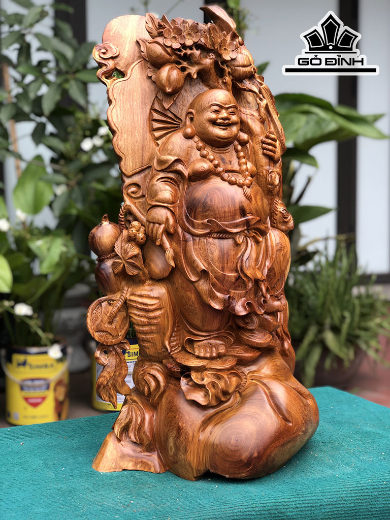 tuong-phat-di-lac-vac-dao-go-huong-cao-68-ngang-35-sau-28-cm-440926