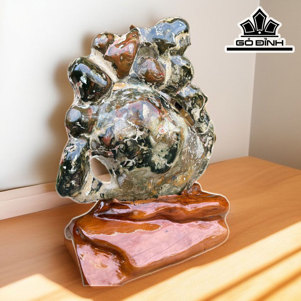 Tác Phẩm Đá Canxedon Đa Sắc Cao 70 Ngang 55 Riêng Đá Cao 55 (cm) 30kg