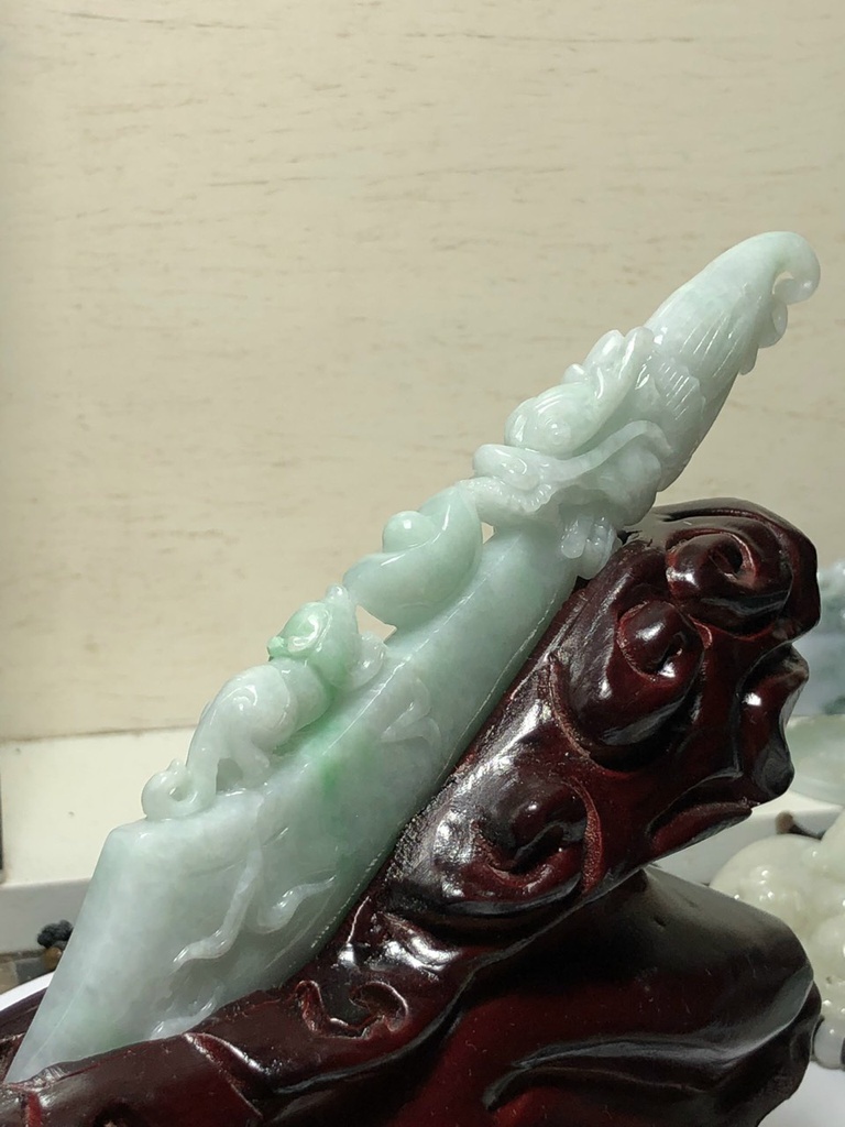 Tác Phẩm Đao Rồng Và Tỳ Hưu Đá Cẩm Thạch Cao 170 Ngang 12 Sâu 32 (mm) 95g (Chưa Tính Đế)