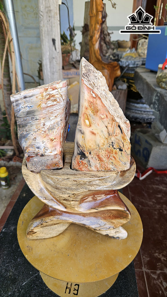 Cặp Phu Thê Gỗ Hóa Ngọc Đỏ Đen Cao 38 Ngang 20 (cm) 8kg