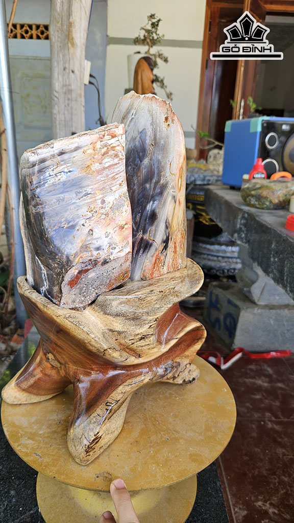 Cặp Phu Thê Gỗ Hóa Ngọc Đỏ Đen Cao 38 Ngang 20 (cm) 8kg