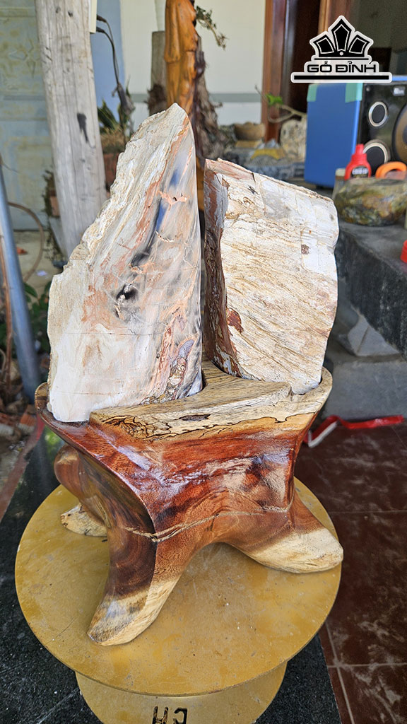 Cặp Phu Thê Gỗ Hóa Ngọc Đỏ Đen Cao 38 Ngang 20 (cm) 8kg