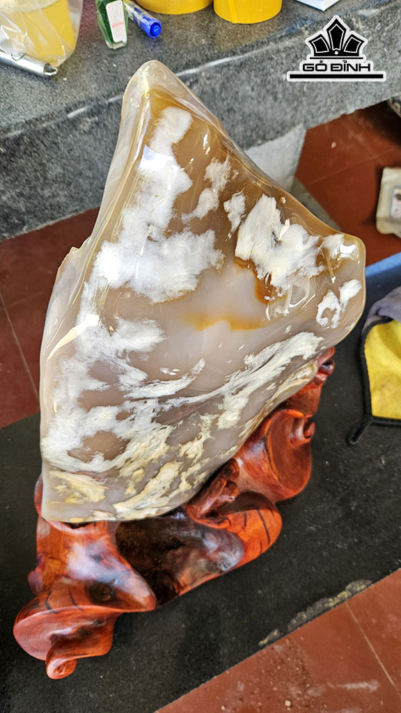 Tác Phẩm Đá Mã Não Cao 55 Ngang 30 (cm) 23kg