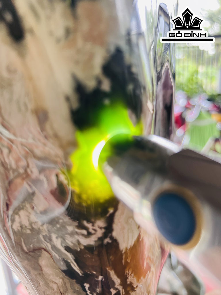 Tác Phẩm Đá Mã Não Đa Sắc Cao 160 Ngang 115 (cm) 400kg