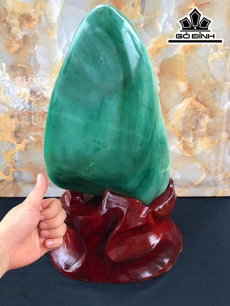 Tác Phẩm Núi Đá Thạch Anh Xanh Cao 43 Ngang 21 Sâu 12 9cm) 8,9kg