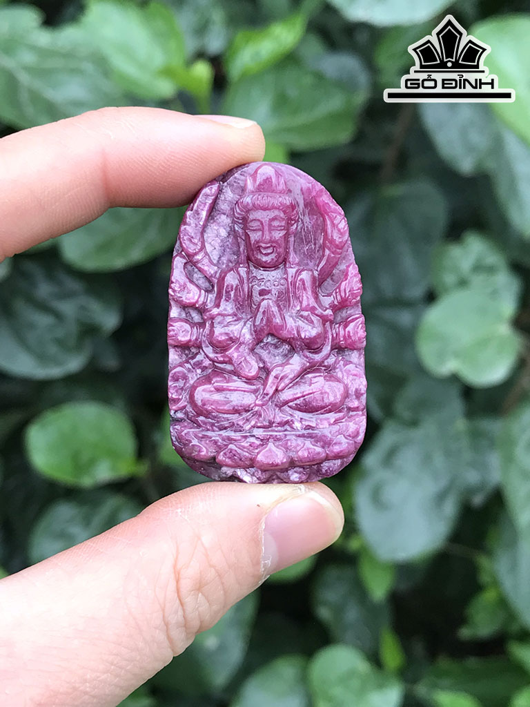 Thiên Thủ Thiên Nhãn Đá Ruby Cao 4,5 Ngang 2,8 Sâu 0,98 (cm) 146,1cts