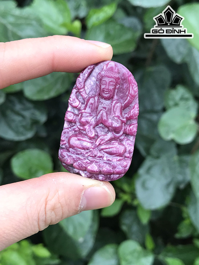 Thiên Thủ Thiên Nhãn Đá Ruby Cao 4,5 Ngang 2,8 Sâu 0,98 (cm) 146,1cts