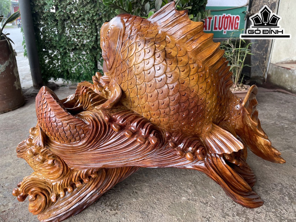 tuong-ca-chep-mau-tu-go-huong-cao-80-ngang-57-sau-45-cm-442546