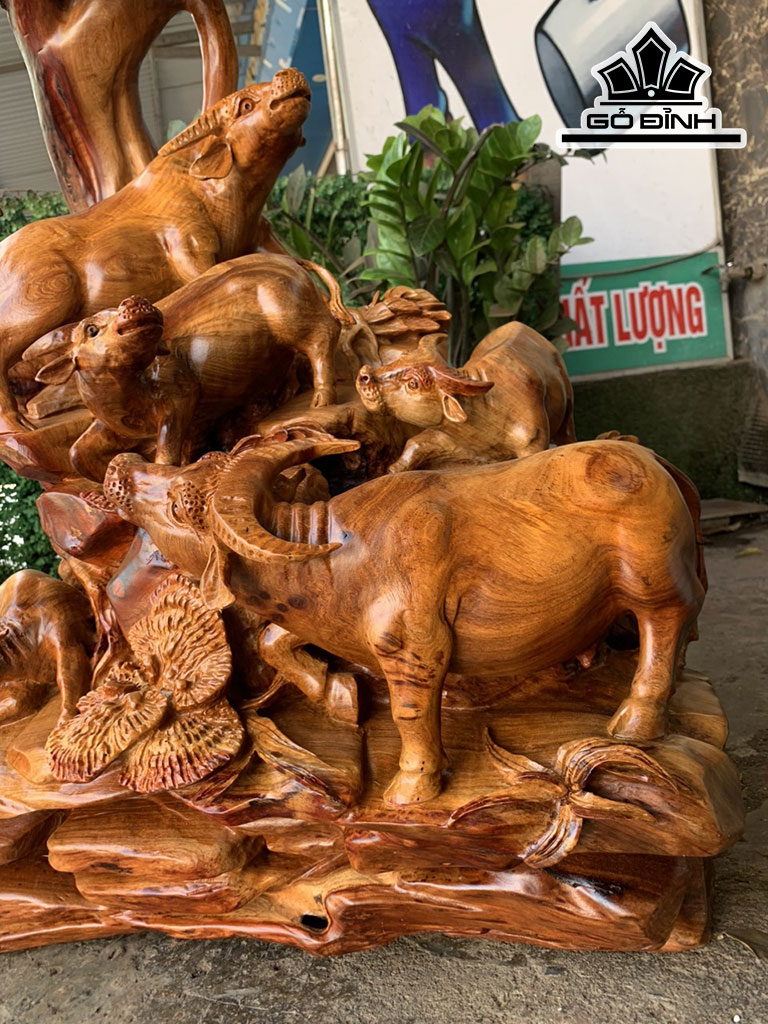 tuong-ngu-suu-quan-tung-go-huong-cao-109-ngang-70-sau-50-cm-442608