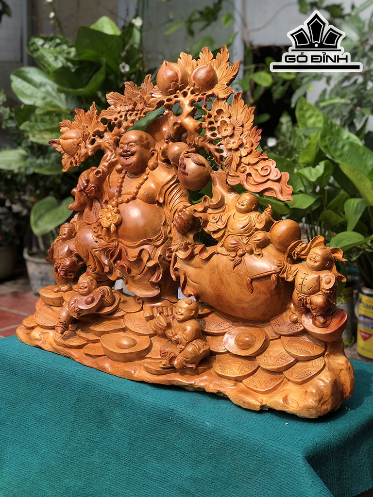 tuong-phat-di-lac-tam-phuc-go-huong-cao-65-ngang-82-sau-24-cm-444228