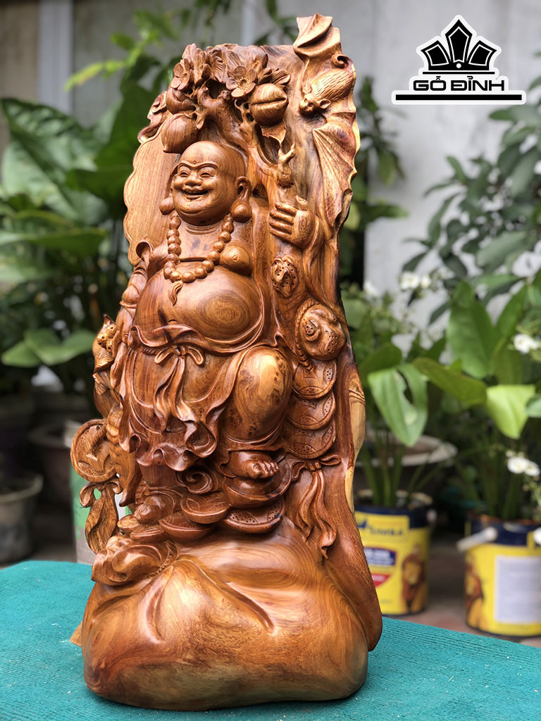 tuong-phat-di-lac-vac-dao-go-huong-cao-68-ngang-35-sau-28-cm-444238