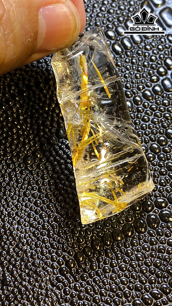 Mặt Dây Chuyền Đốt Trúc Đá Thạch Anh Tóc Vàng Cao 48 Ngang 24,6 Sâu 13,6 (mm) 26g