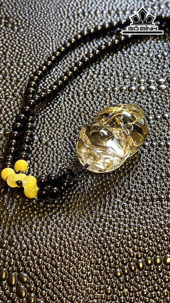 Mặt Dây Chuyền Heo Đá Thạch Anh Tóc Vàng Cao 30,8 Ngang 20 Sâu 14,8 (mm) 15,6g