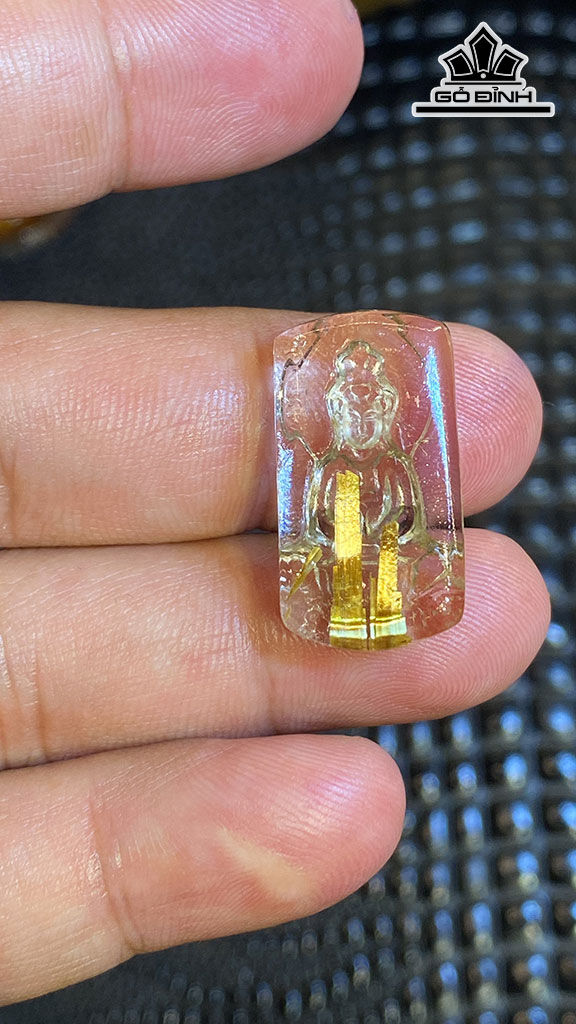 Mặt Dây Chuyền Quan Âm Đá Thạch Anh Tóc Vàng Cao 26 Ngang 13,8 Sâu 7,5 (mm) 4,4g